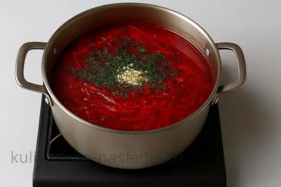 Борщ с курицей и капустой - шаг 8. Настаивание борща