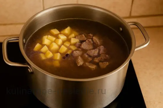 Классический украинский борщ с мясом и свеклой - шаг 5 (изображение)