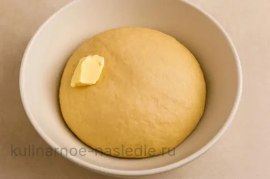 Булочки с песто и сыром пармезан - Вымешивание и подъем теста