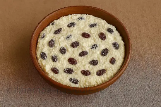 Ватрушки с творогом по-домашнему с ванилью и изюмом - шаг 4 (изображение)