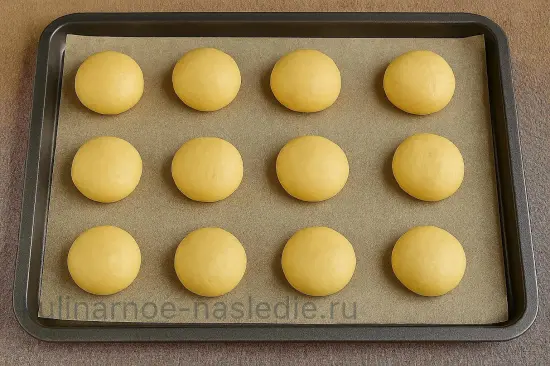 Ватрушки с творогом по-домашнему с ванилью и изюмом - шаг 5 (изображение)