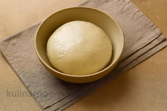 Классические французские круассаны с хрустящей корочкой - шаг 3 (изображение)