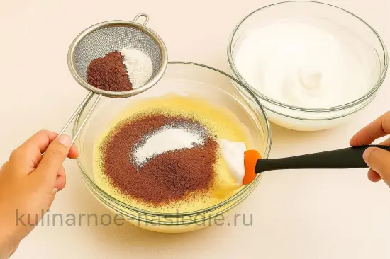 Шоколадный бисквит без муки - шаг 4