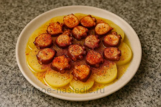 Осьминог по-галисийски с копчёной паприкой и картофелем - шаг 6 (изображение)