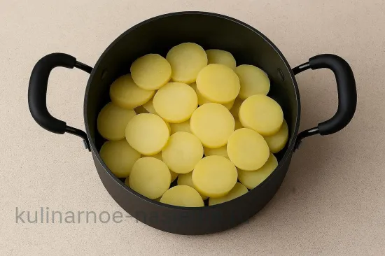 Осьминог по-галисийски с копчёной паприкой и оливковым маслом - Варка картофеля