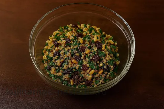 Фаршированная тыква с булгуром, кедровыми орехами и гранатовым соусом - шаг 4. Приготовление начинки