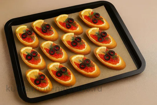 Бутерброды с красной икрой - шаг 6