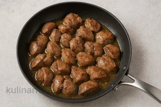 Бутерброды с куриной печенью и луковым джемом - нежная закуска - Обжарка печени