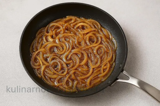 Бутерброды с куриной печенью и луковым джемом - нежная закуска - Приготовление лукового джема