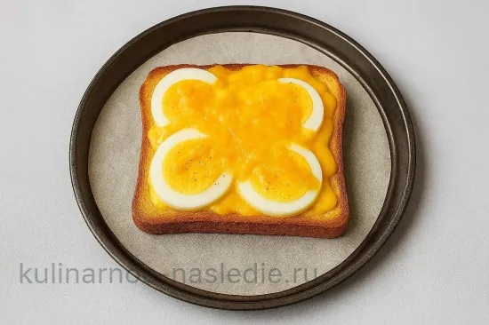 Бутерброд с яйцом и сыром чеддер - шаг 5