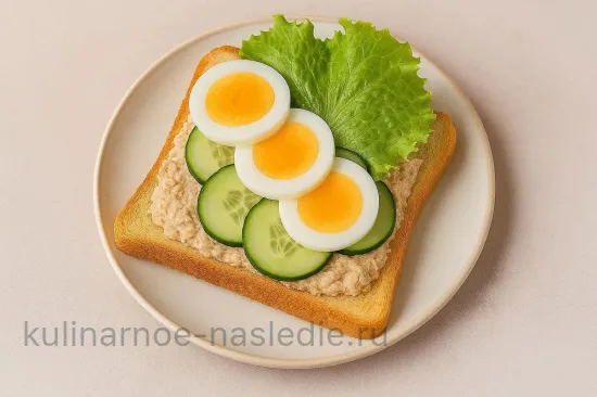 Бутерброд с тунцом и яйцом - шаг 5