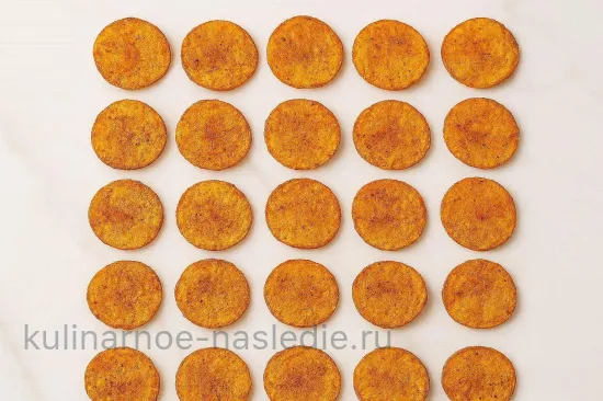 Картофельные чипсы в духовке - шаг 5 (изображение)