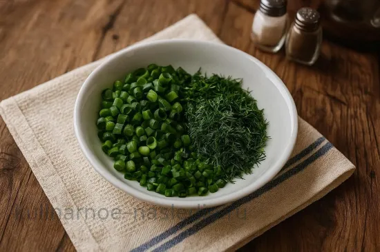 Сытный салат с ветчиной, сыром и зеленым луком - шаг 1