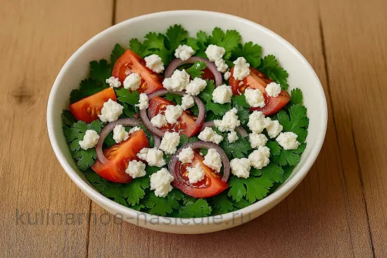Свежий салат с кинзой, фетой и томатами - шаг 5 (изображение)