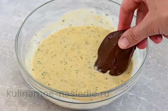 Куриная печень в сметанном кляре - шаг 6 (изображение)