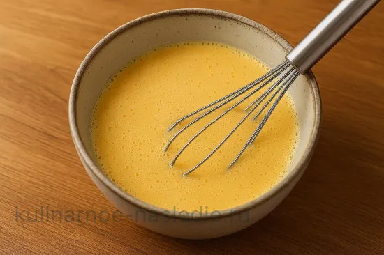 Омлет с лососем в мультиварке - шаг 2