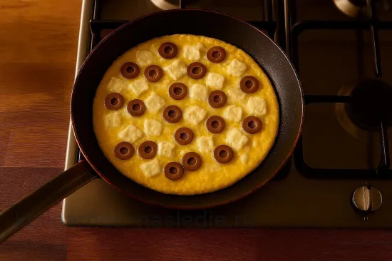 Греческий омлет с фетой на сковороде - шаг 5 (изображение)