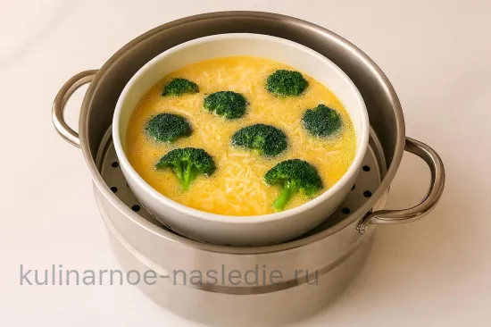 Паровой омлет с брокколи и сыром - шаг 5