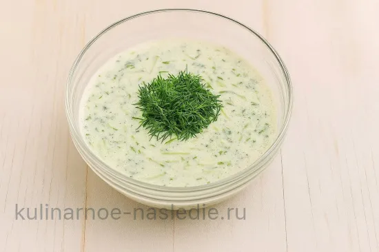 Таратор - болгарский холодный суп с огурцами и грецкими орехами - шаг 6