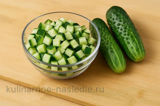 Свекольник с огурцом и яйцом на квасе - шаг 2