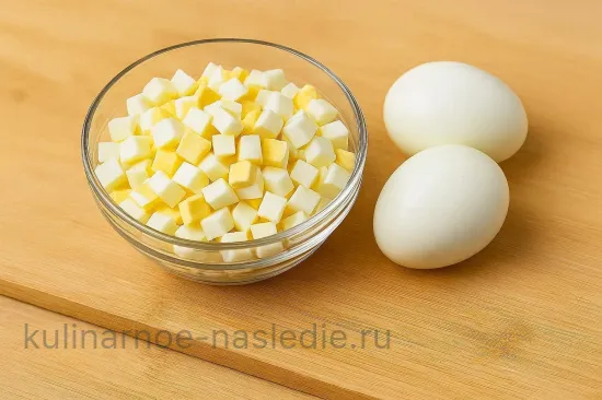 Свекольник с огурцом и яйцом на квасе - шаг 3