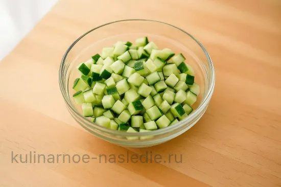 Окрошка на кефире с редисом и зеленью - шаг 4 (изображение)