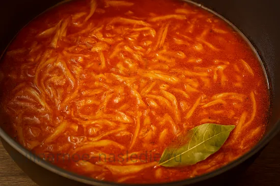 Тушеная капуста в томатном супе по-польски - шаг 5