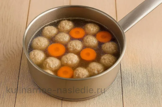 Куриный бульон с фрикадельками - шаг 5