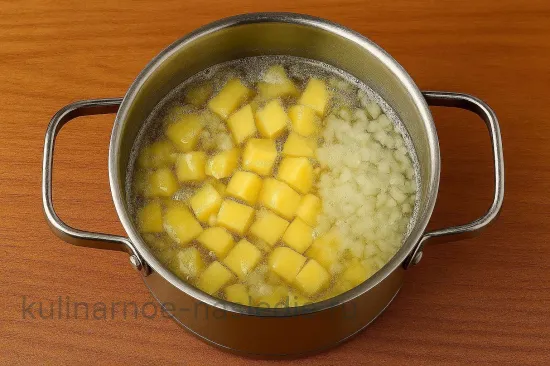 Молочный бульон с зеленым горошком - шаг 2