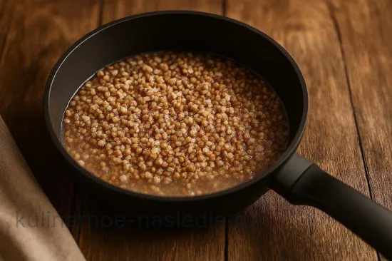 Гречневая каша с грибами и луком - шаг 2