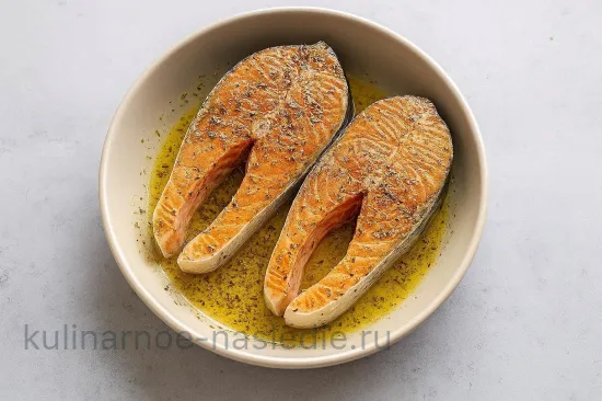 Кета, запечённая с овощами - шаг 2