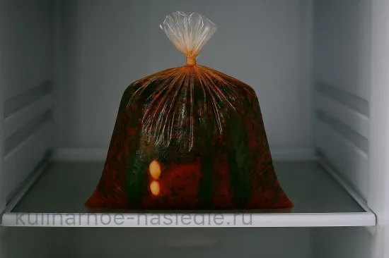 Пикантные малосольные огурцы в соусе сацебели - шаг 3