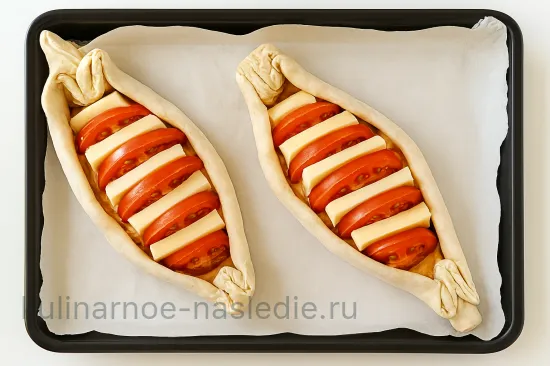 Лодочки из лаваша с курицей, сыром и помидорами - шаг 4