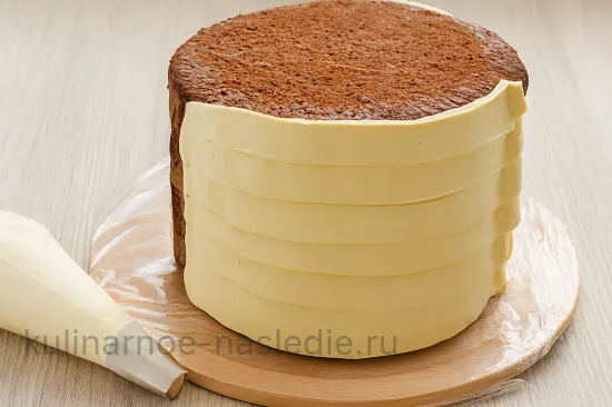 Торт "Барашек" - нежный шоколадный десерт с кофейными нотками - Нанесение крема для мордочки