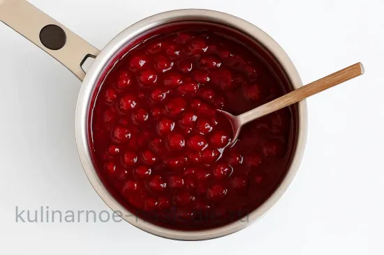 Булочки и вишней и миндалем - Приготовление начинки