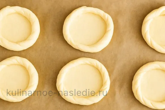 Булочки и вишней и миндалем - Создание бортиков