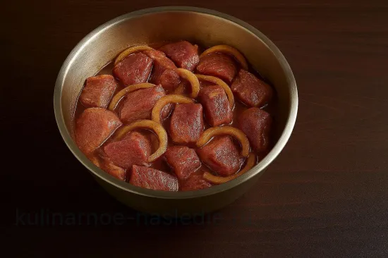 Маринад мяса для шашлыка на минеральной воде - шаг 5 (изображение)