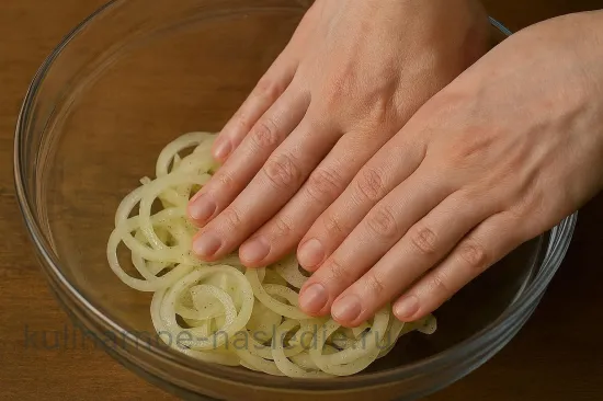 Классический маринад с луком и уксусом для шашлыка - шаг 2