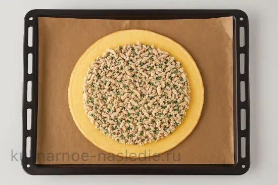 Русский курник с тройной начинкой - Выкладывание куриной начинки