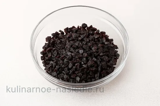 Салат «Божья коровка» - шаг 4 (изображение)