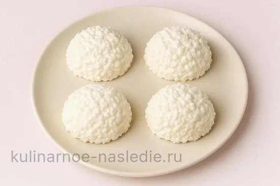 Блинные роллы с рыбой, рисом и огурцом - шаг 3 (изображение)