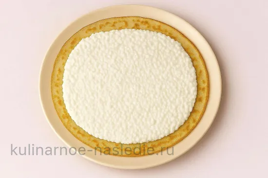 Блинные роллы с рыбой, рисом и огурцом - шаг 6 (изображение)