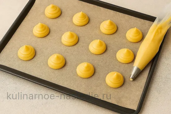 Профитроли с салатом из крабовых палочек - Отсаживаем профитроли