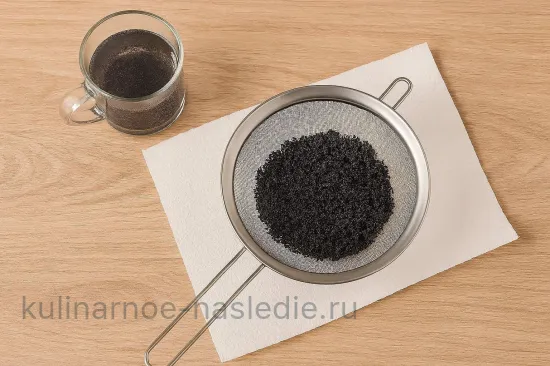 Нежные вареники с маково-изюмной начинкой и лимонной цедрой - шаг 2