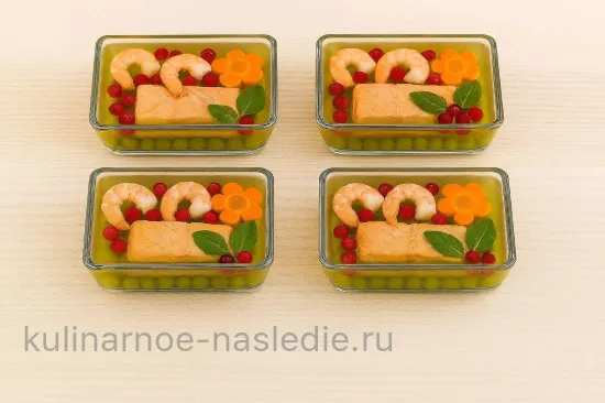 Заливное с рыбкой - шаг 4