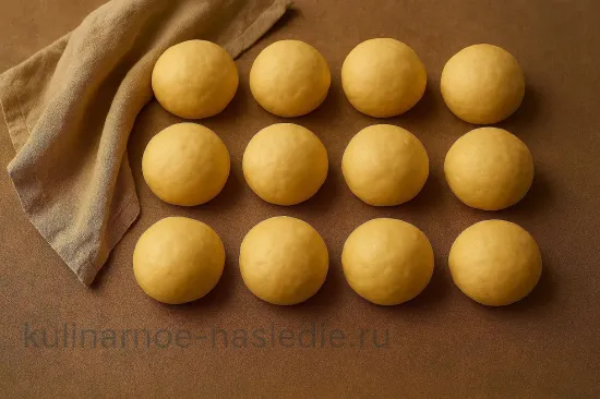 Слоёный кулич с джемом и орехами - шаг 3