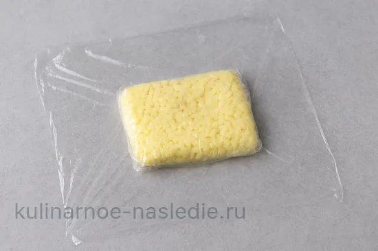 Сырный рулет с креветками - шаг 1 (изображение)