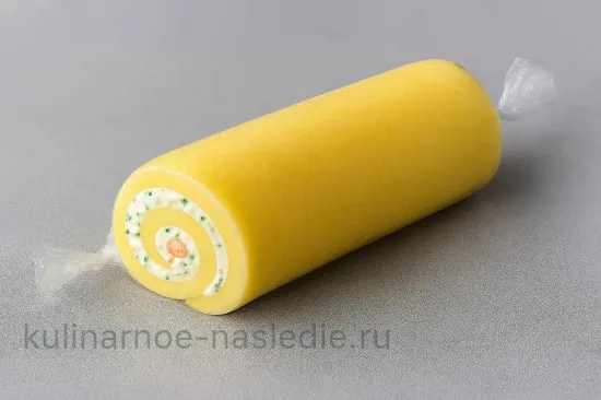 Сырный рулет с креветками - шаг 3 (изображение)