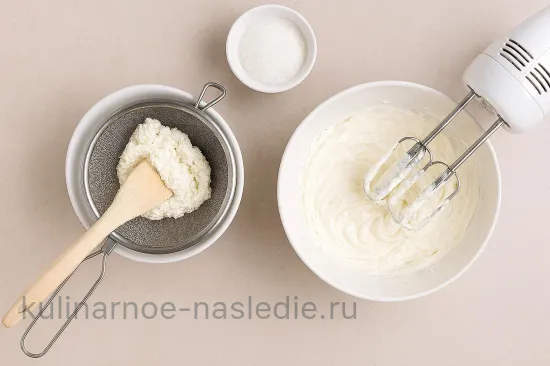 Творожная пасха с цукатами, изюмом и арахисом - шаг 2