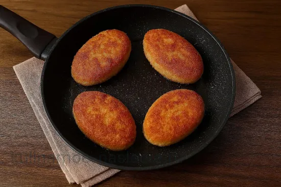 Рыбные котлеты из минтая - Жарка